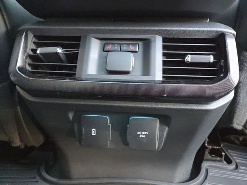 Used 2023 Ford F150 Lightning Platinum image 21