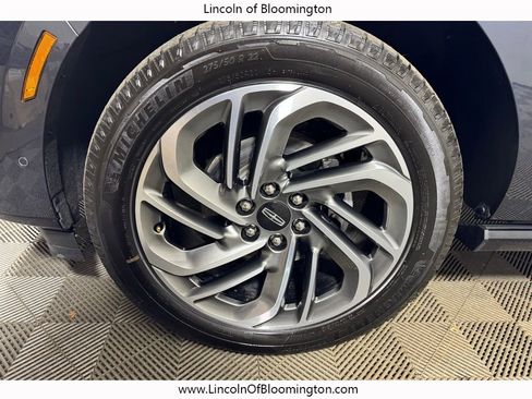 Used 2025 Lincoln Navigator L Reserve image 9