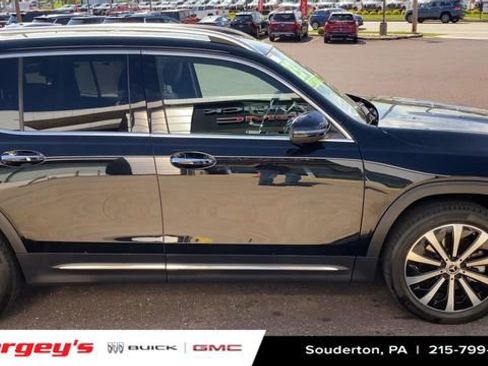 Used 2023 Mercedes-Benz GLB 250 4MATIC image 11