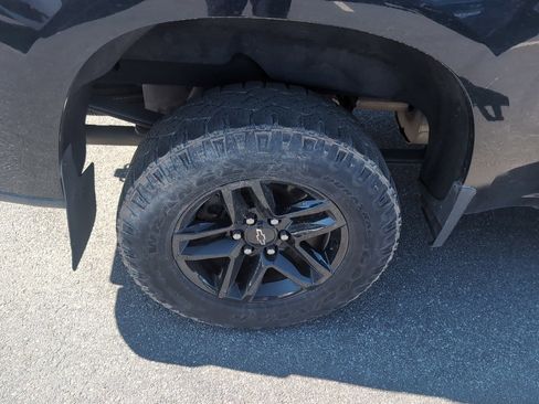 Used 2020 Chevrolet Silverado 1500 LT Trail Boss image 9