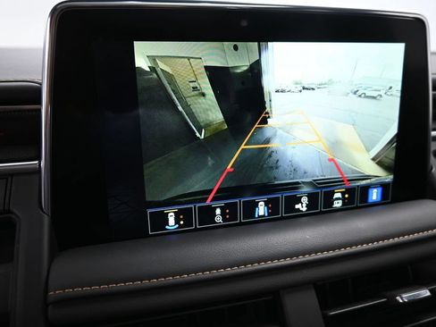 Used 2024 GMC Yukon AT4 w/ AT4 Premium Package AWD/4WD image 37
