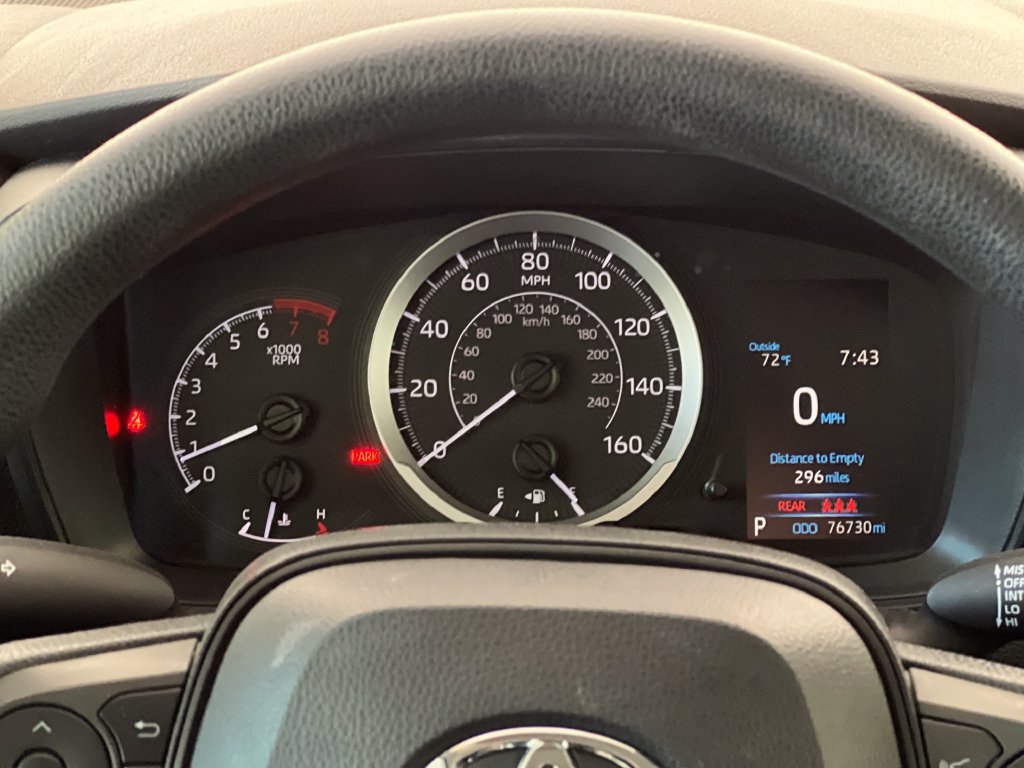 Used 2020 Toyota Corolla LE w/ Carpet Mat Package (TMS) FWD image 18