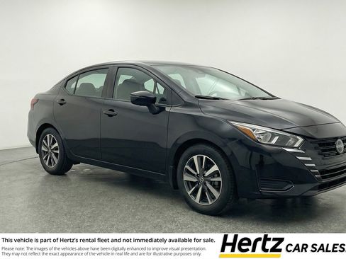 Used 2025 Nissan Versa SV image 1