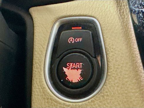 Used 2017 BMW 330i Sedan image 19