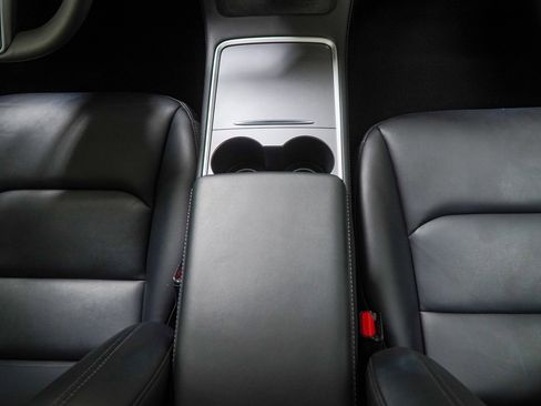 Used 2022 Tesla Model 3 Long Range image 32