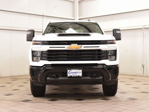 Used 2024 Chevrolet Silverado 2500 Custom w/ Custom Value Package image 2