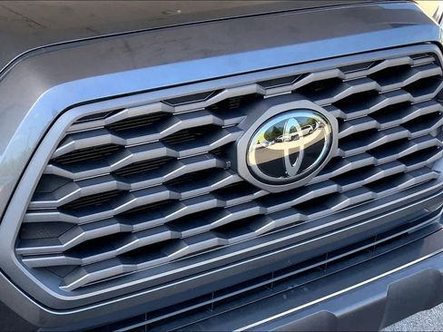 Used 2023 Toyota Tacoma SR5 AWD/4WD image 32