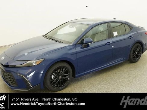 New 2026 Toyota Camry SE FWD image 1