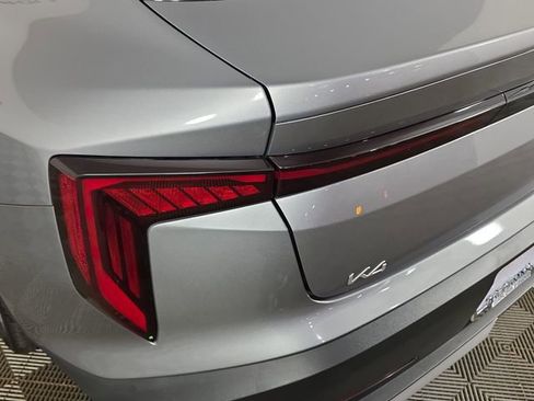 Used 2025 Kia K4 LXS image 36