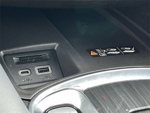 Used 2024 Buick Enclave Premium image 19