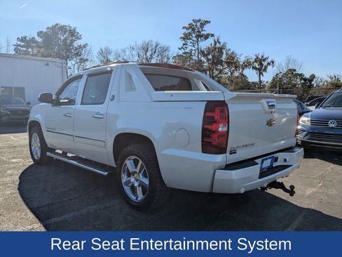 Used 2013 Chevrolet Avalanche LTZ image 6