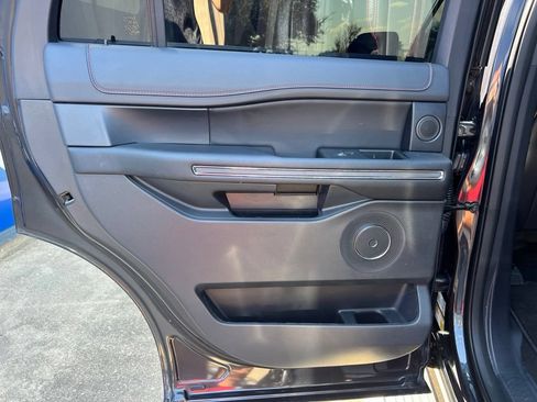 Used 2024 Ford Expedition Limited AWD/4WD image 23