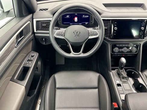 Certified 2023 Volkswagen Atlas Cross Sport SE w/ Panoramic Sunroof Package FWD image 10