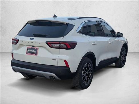 New 2026 Ford Escape SE image 2