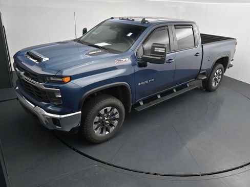Used 2024 Chevrolet Silverado 2500 LT w/ All Star Edition AWD/4WD image 12
