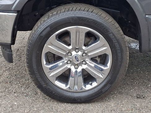 Used 2018 Ford F150 Lariat w/ Equipment Group 502A Luxury AWD/4WD image 8