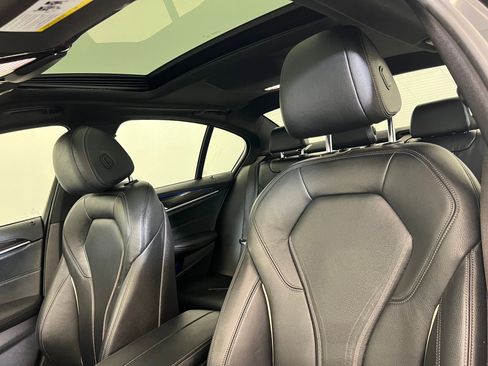 Used 2019 BMW 530e w/ Convenience Package image 14