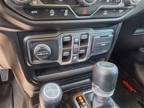 Used 2021 Jeep Gladiator Sport image 19