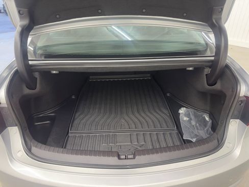 Used 2020 Acura TLX image 10