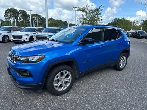 Used 2024 Jeep Compass Latitude AWD/4WD image 14