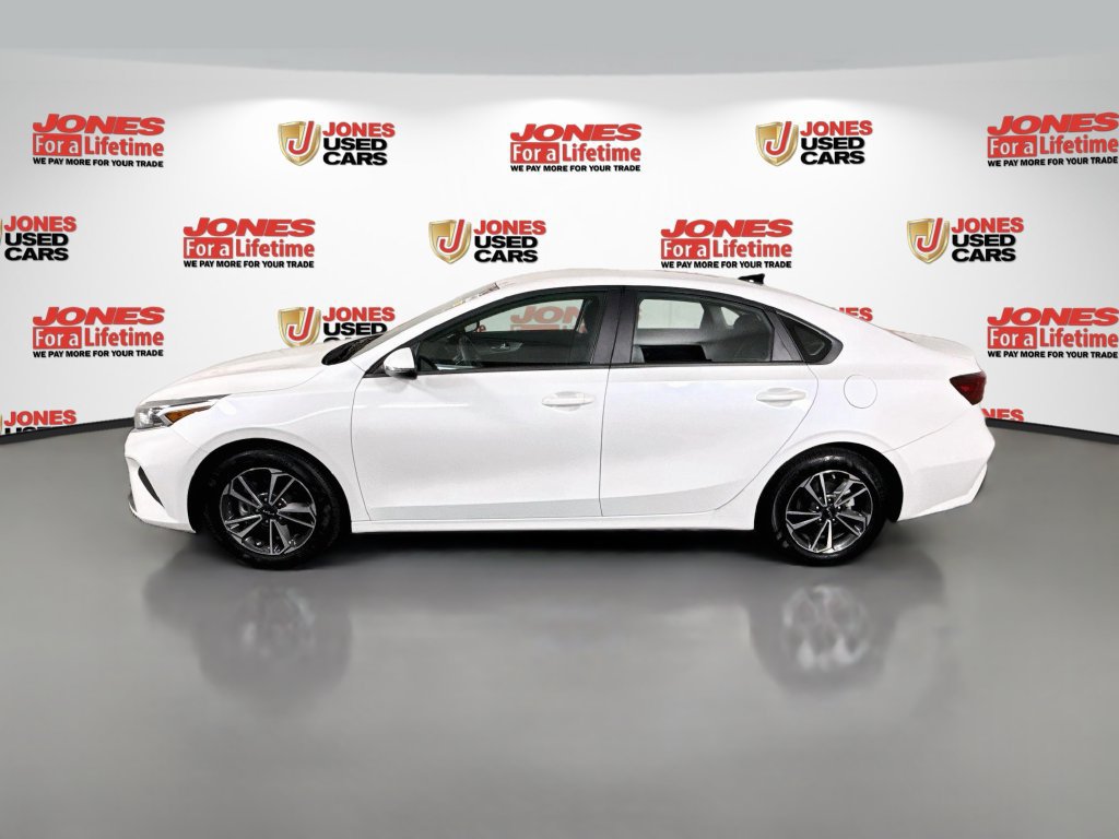Used 2024 Kia Forte LXS w/ LXS Technology Package FWD image 13
