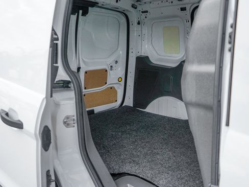 Used 2022 Ford Transit Connect XL image 14