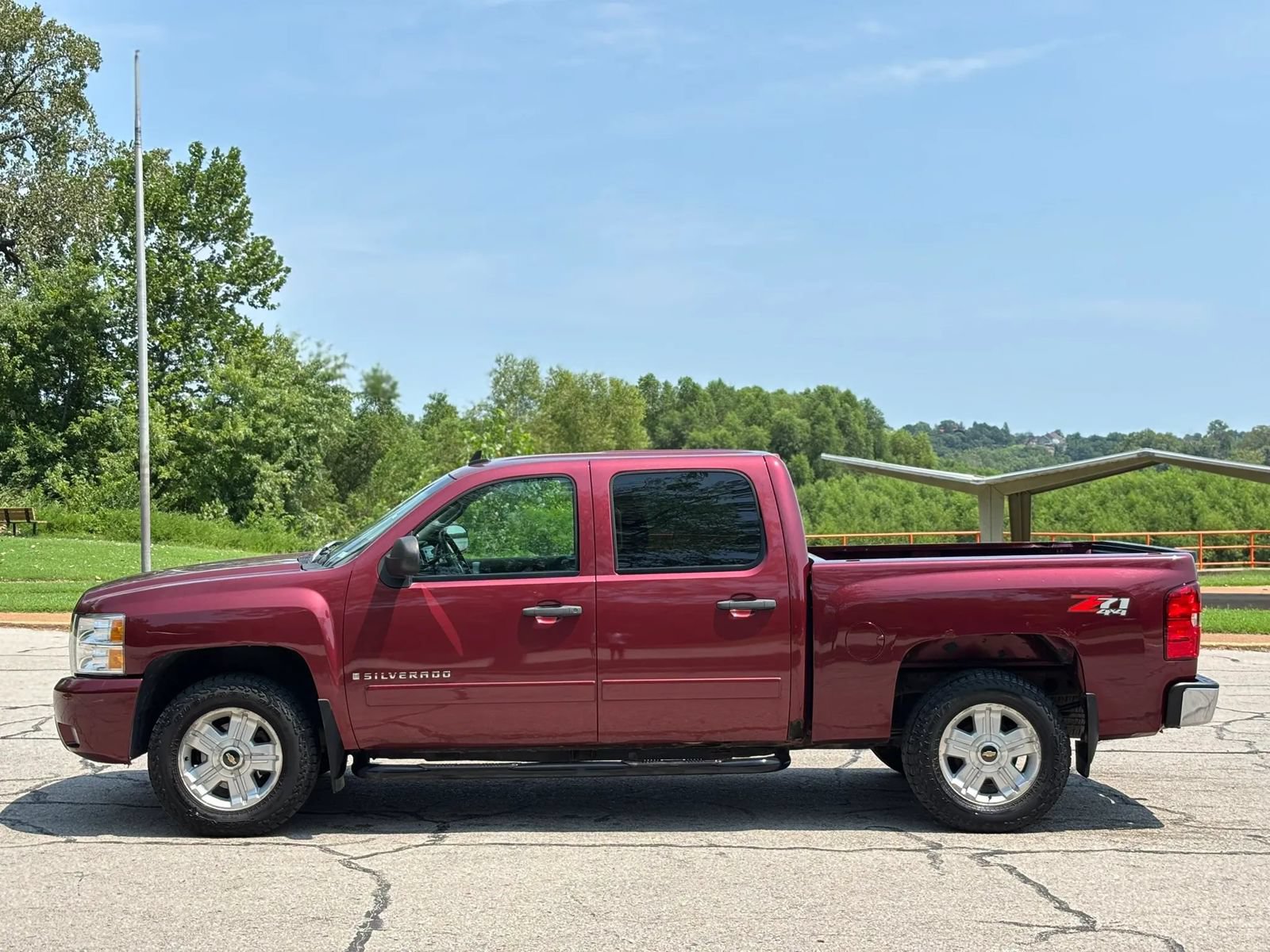 Used 2008 Chevrolet Silverado 1500 LT w/ Power Pack Plus AWD/4WD image 9