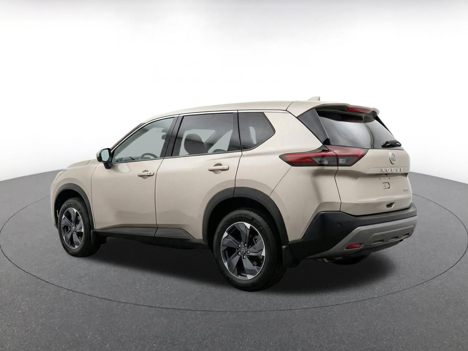 Used 2025 Nissan Rogue SV AWD/4WD image 6