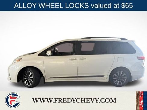 Used 2019 Toyota Sienna Limited Premium w/ Carpet Mat Package FWD image 8