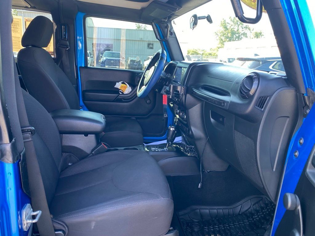 Used 2015 Jeep Wrangler Sport AWD/4WD image 12