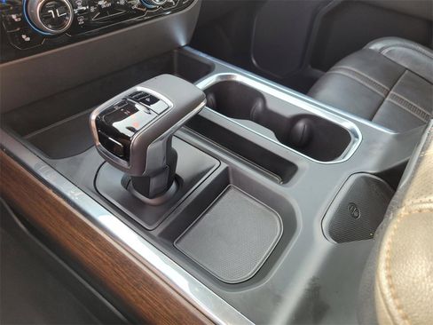 Used 2022 Chevrolet Silverado 1500 High Country w/ High Country Premium Package image 32