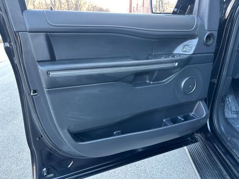 Used 2023 Ford Expedition Max XLT image 28