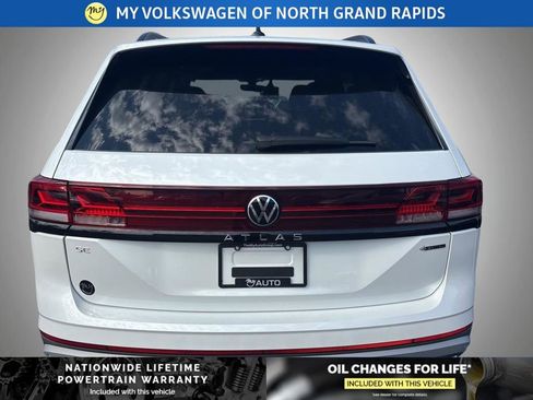 New 2026 Volkswagen Atlas Peak Edition AWD/4WD image 4