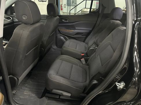 Used 2023 GMC Acadia SLE w/ Driver Convenience Package image 27