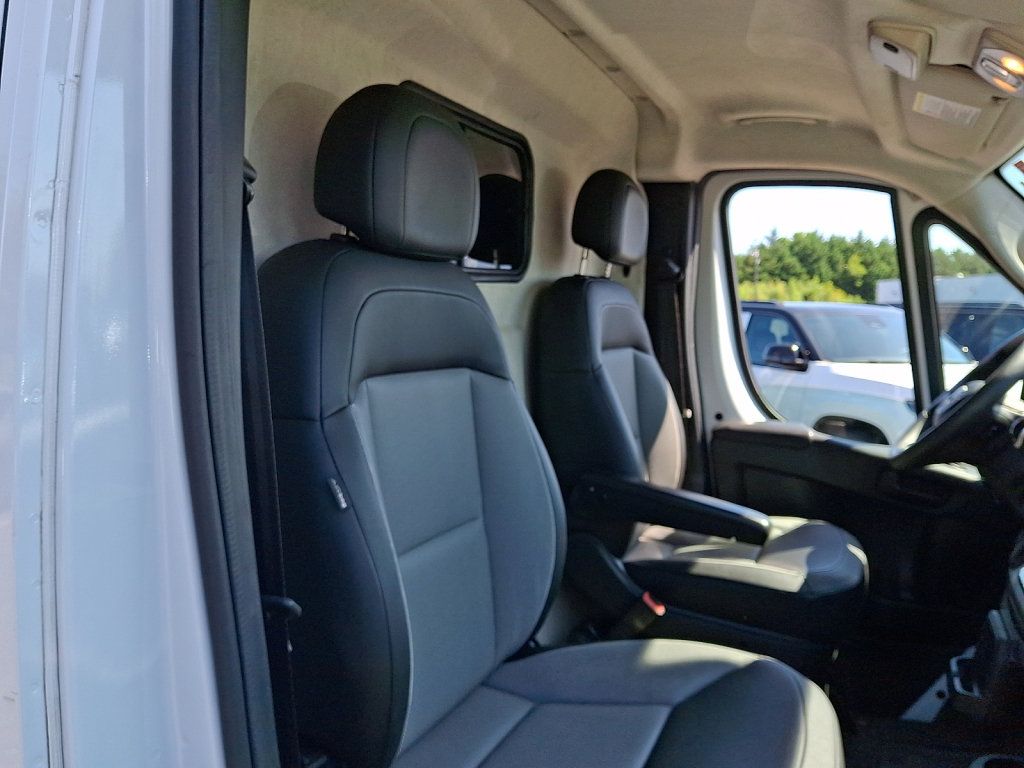 Used 2025 RAM ProMaster 2500 w/ Convenience Group FWD image 13