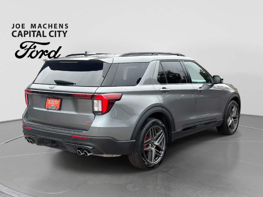 Used 2025 Ford Explorer ST AWD/4WD image 5