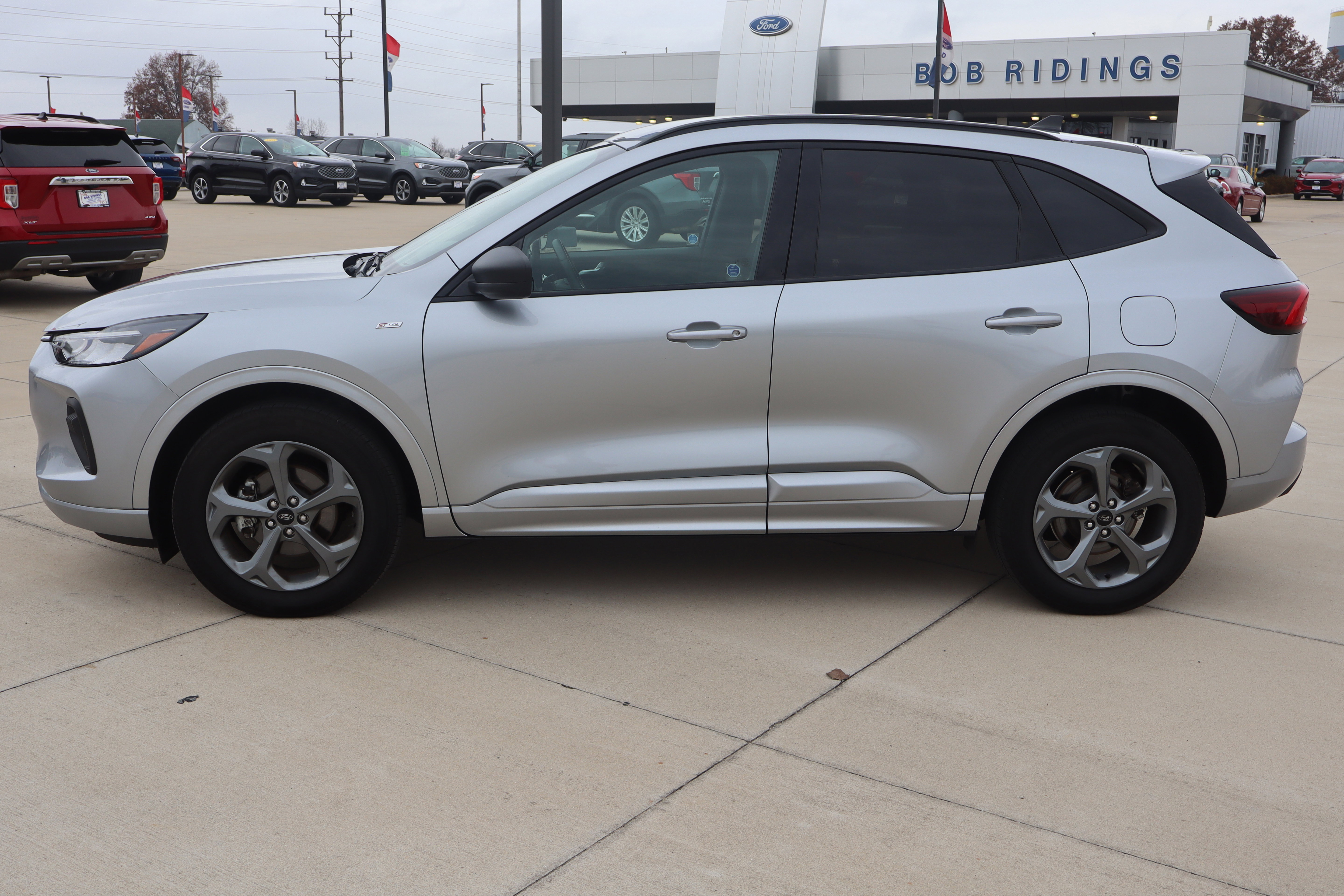 Used 2023 Ford Escape ST-Line w/ Tech Pack #1 AWD/4WD image 9