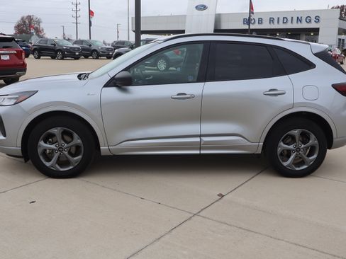 Used 2023 Ford Escape ST-Line w/ Tech Pack #1 image 9