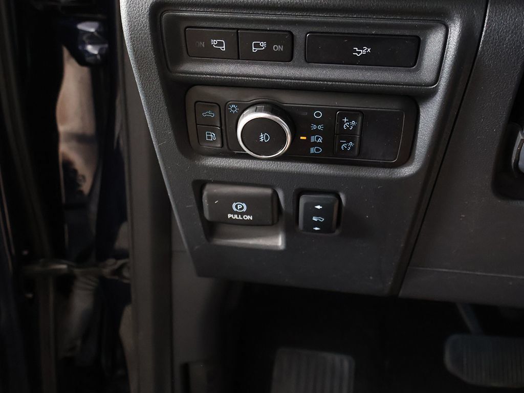 Used 2024 Ford F150 Lariat AWD/4WD image 36