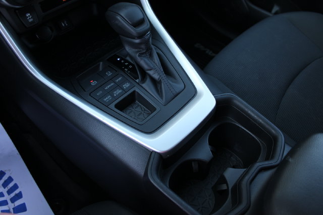Used 2019 Toyota RAV4 LE w/ Carpet Mat Package AWD/4WD image 14