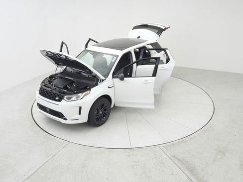 Used 2025 Land Rover Discovery Sport S image 15