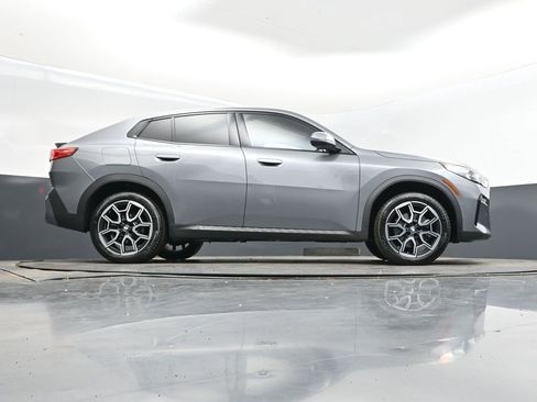 Used 2025 BMW X2 xDrive28i image 44