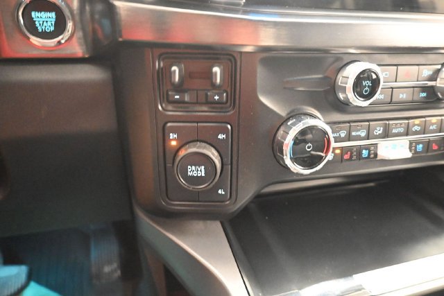 Used 2025 Ford F350 Lariat w/ Lariat Ultimate Package AWD/4WD image 8