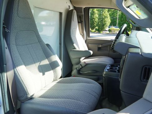 Used 2020 GMC Savana 3500 w/ Power Convenience Package RWD image 20