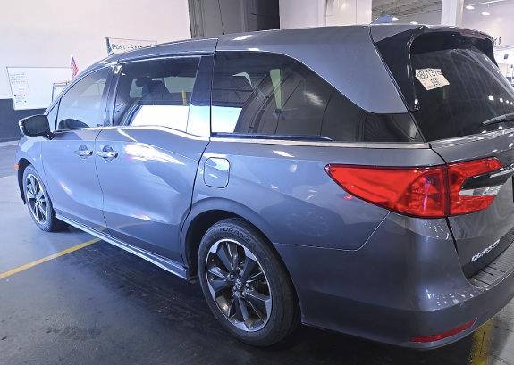 Used 2024 Honda Odyssey Elite image 11