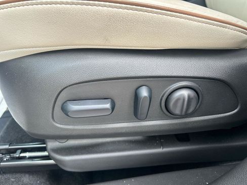 Used 2025 Buick Encore GX Avenir w/ Avenir Convenience Package FWD image 15