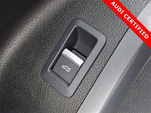 Certified 2025 Audi Q5 2.0T Premium w/ Convenience Plus Package image 25