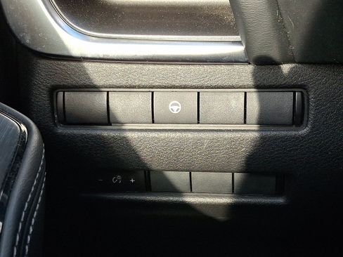 Used 2021 Nissan Rogue SV AWD/4WD image 23