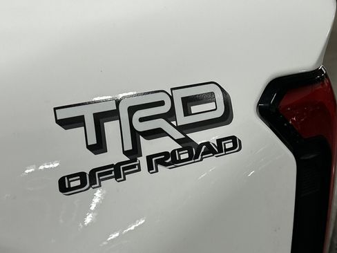 Used 2025 Toyota Tacoma TRD Off-Road AWD/4WD image 33