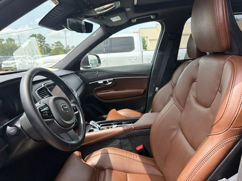 Used 2025 Volvo XC90 B6 Ultra w/ Protection Package AWD/4WD image 8